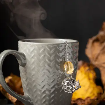 Boule à thé abeille avec pierre de calcite