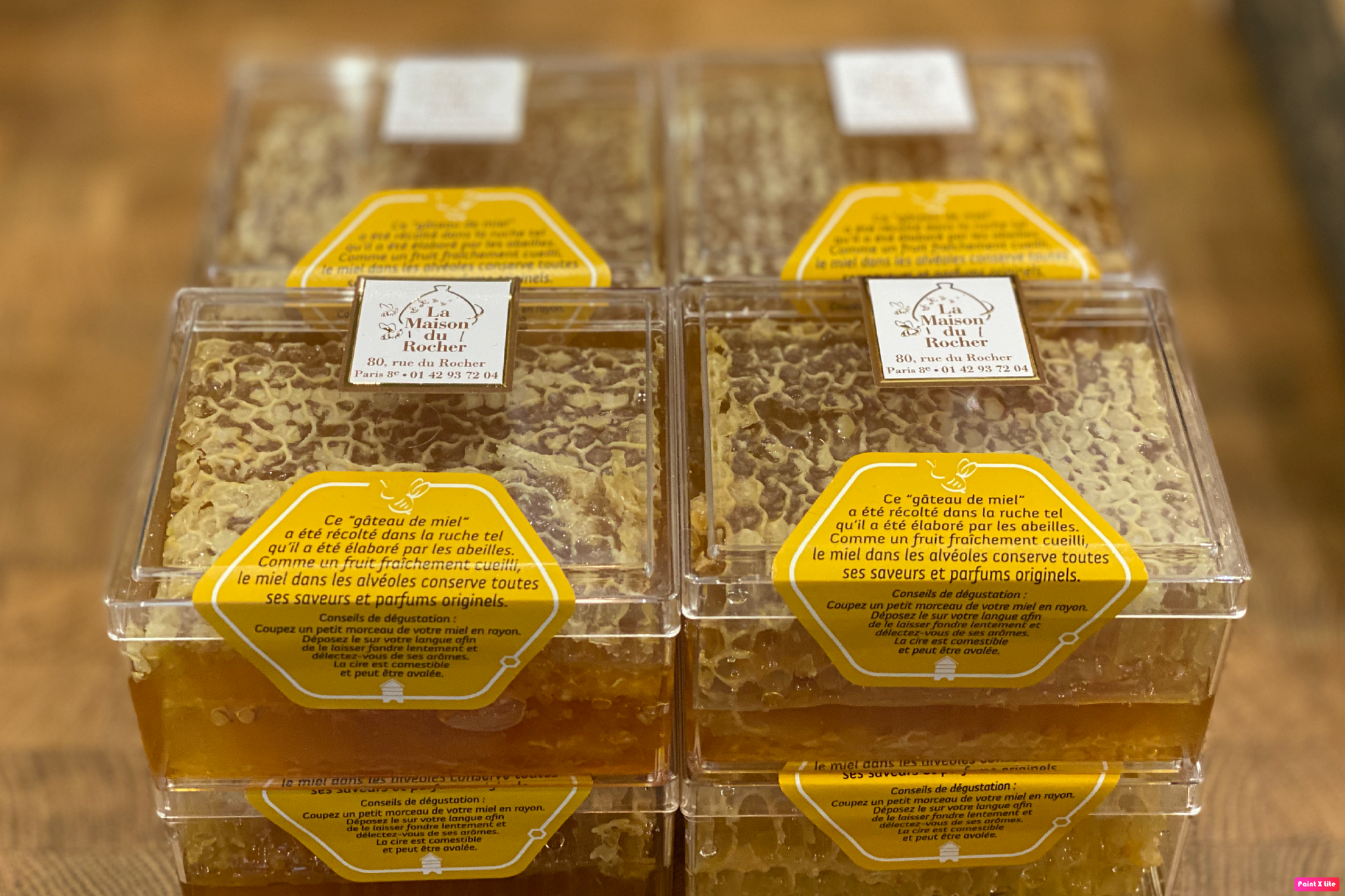 Miel en rayon artisanal dans son cadre naturel